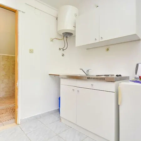 Maca Apartment *