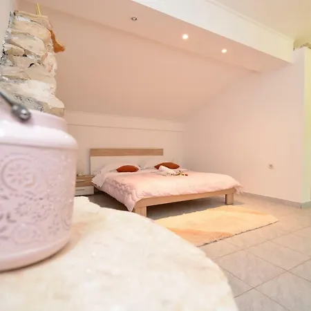 Maca Appartamento Sikovo